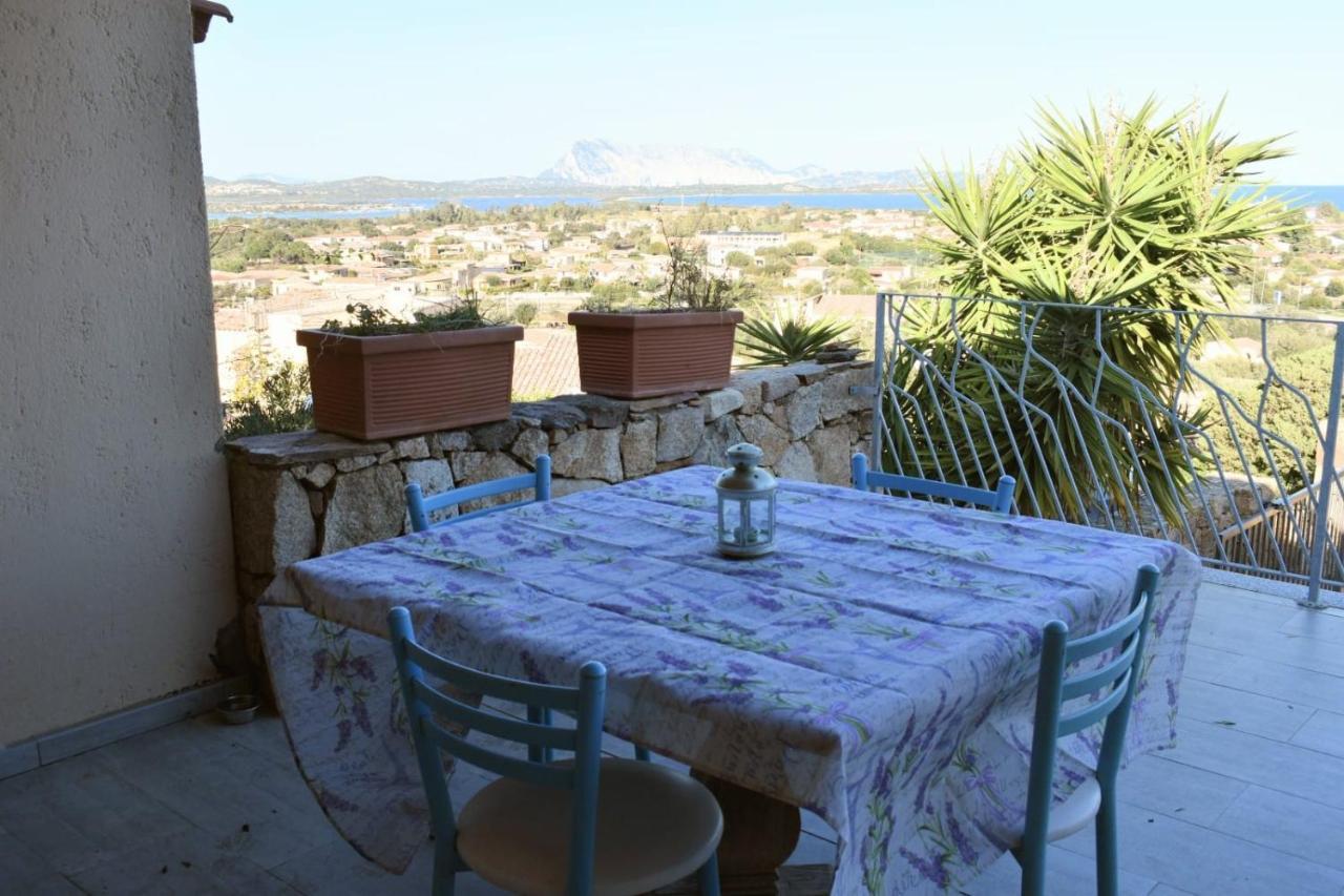 Appartamento Il Corbezzolo, Trilocale piano terra, vista mare, ottima posizione San Teodoro  Esterno foto