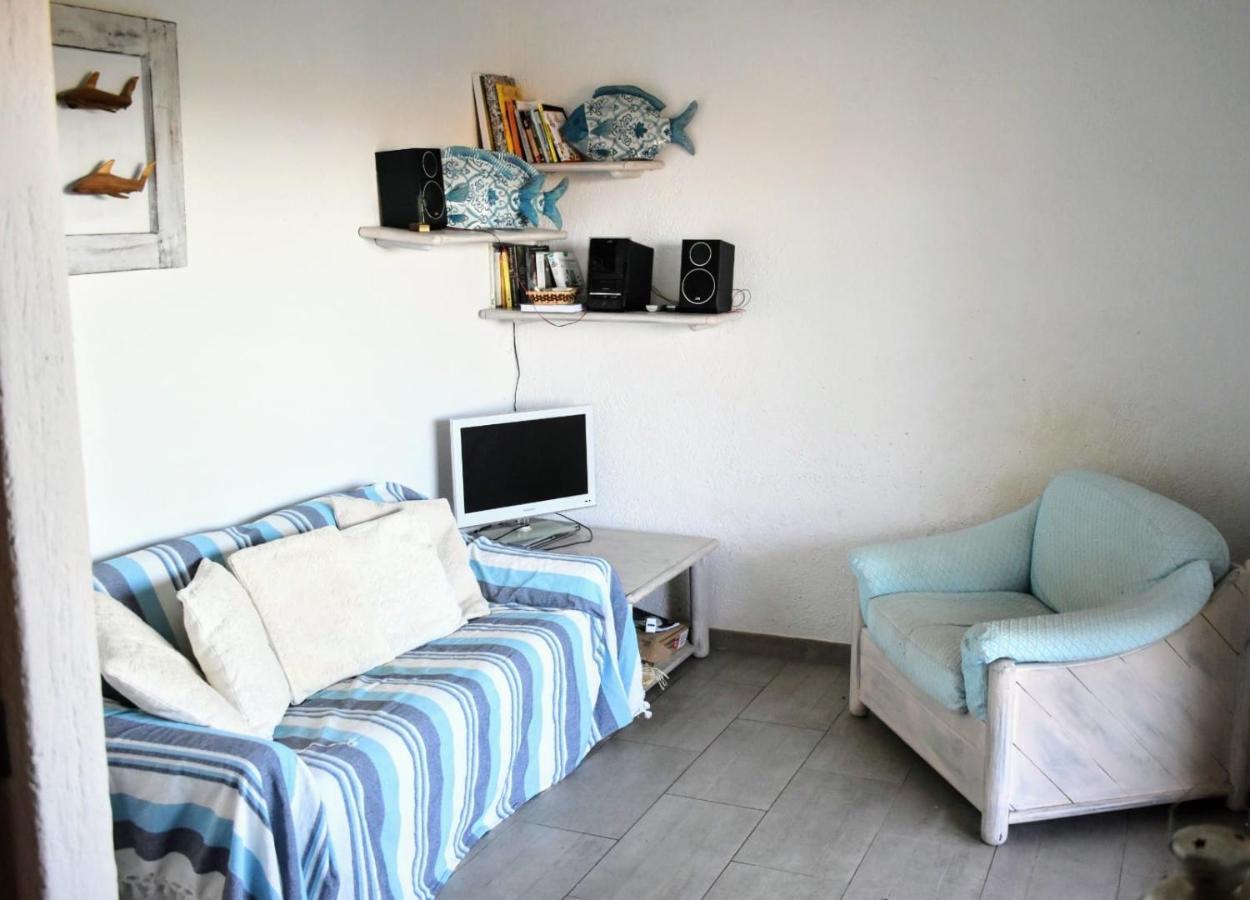 Appartamento Il Corbezzolo, Trilocale piano terra, vista mare, ottima posizione San Teodoro  Esterno foto